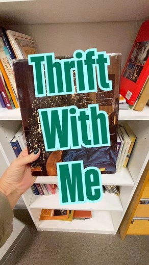 The prettiest Christmas book for 50 cents! I love using books in my seasonal decor #thriftwithme #vintagechristmasdecor #thriftedbooks #daphnestreasures | Daphne’s Treasures