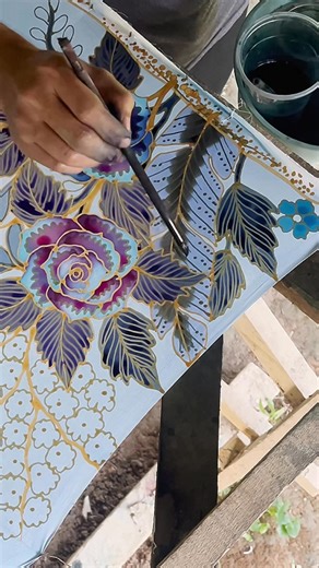 13K views · 483 reactions | proses warna lapisan kedua bunga ros terbantut duri殺殺☺️☺️☺️邏邏邏類邏邏邏 #fbreelsfyp #fbpropemula #reelsfacebook #batiklukis #reelsシ゚viralシ #reelsvideoシ #reels #crafting #handmade #color #batik | Faizul Fazrul | Facebook