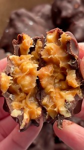 This is the ultimate four ingredient homemade candy recipe! This Caramel Cashew Clusters are always a hit and an easy dessert to make ahead of time. RECIPE HERE: https://sweetpeasandsaffron.com/caramel-cashew-clusters/ | Sweet Peas & Saffron