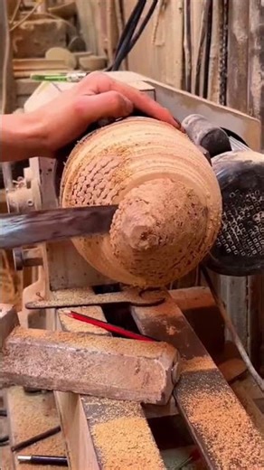 Do you like this bamboo root bowl with its intricate details ?#bamboo #tools #craft #diy