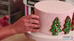 Cheers to decorating season! 🎉 🍻 #GingerbreadDecoratingDay --> http://bit.ly/GingerbreadMEGA
