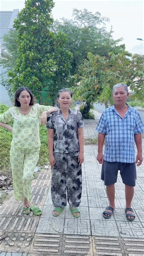 Nay cha đòi quay clip - Ngọc Mai Đoàn