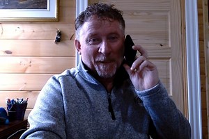 Une petite vidéo live ça vous dit ? Dimanche 12 avril 19h30 QC - 20h30 NB. Si vous avez une demande spéciale d'une de mes chansons, écrivez la dans les commentaires. Venez nous rejoindre ! | Irvin Blais