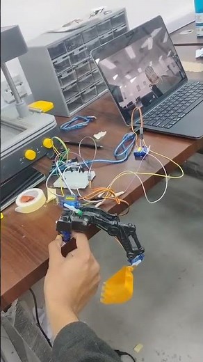 #Hand geusters control Robotic arm#openCV python programming#IIT Ropar Robotics club