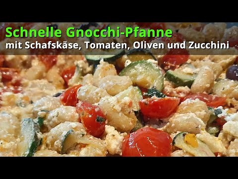 Schnelle Gnocchi-Pfanne mit gebackenem Schafskäse, Tomaten und Zucchini (vegetarisch)