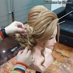 MESSY SIDE BUN HAIRSTYLE TUTORIAL by Winsome by Simran #sidebun #messybun #partyhairstyles #bridesmaidhair #groomsmotherhair #bridesmotherhair | WinsomebySimran