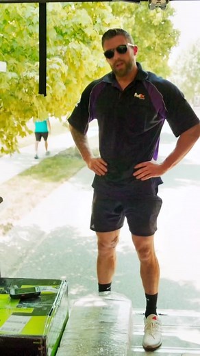 Powerlifting FedEx Driver! - - - #powerlift #fedex #fedexground #deliverydriver #fedexdriver #gym #gymtok