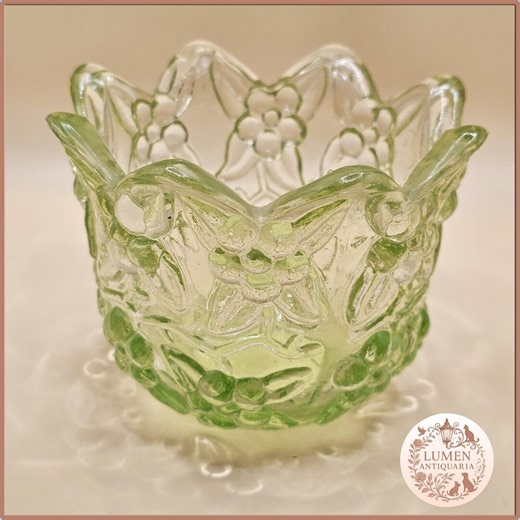 Vintage Green Glass Vase With Floral Relief – Luminous Light-catching Glass – Small Decorative Bowl - Etsy