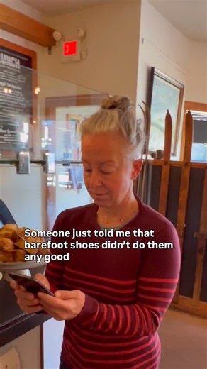 Petra ⚡️Movement For All Bodies on Instagram: "I often hear from people who’ve been disappointed by their experience with minimal shoes. And that sucks because I think almost everyone can get huge benefits as long as they remember that it’s not just about the shoes! (If minimal shoes are new for you, it means foot-shaped shoes that let your feet work like feet - no raised heel or toe, flat, flexible soles, fully attached to your foot. A transition shoe is the same but with more cushion in the so