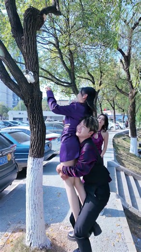 Why did you take advantage of a beautiful woman when you asked for her help? #dance