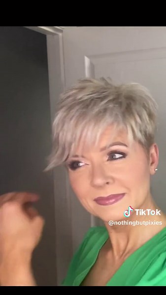 @sharaleesboxofchocolates #shorthair #blondehair #hairstylingvideo #shorthairdontcare