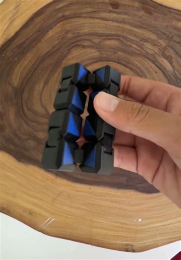 Avelyx Studios 3d printed infinity cubes