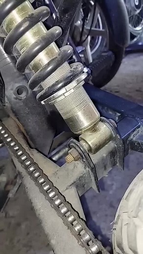 Ajuste fácil del mono shock en motocicletas