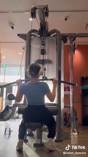 70歳女性ボディービルダーのトレーニングとダイエット法