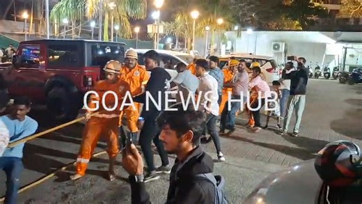 Car Retrieved from Mandovi River Near Panjim Ferry Point A parked car was found submerged near the Panjim ferry point. Fire and Emergency Services personnel rushed to the spot and pulled the vehicle out of the Mandovi River. | Goa News Hub