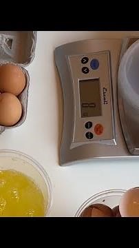 baking tip = convert egg weight to grams (whole=50g/white=30g/yolk=30g)
