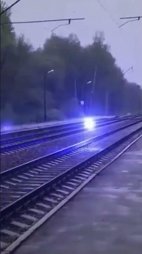 [⚡🌩️ Rare Ball Lightning Phenomena]