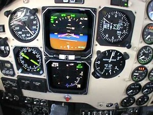 COCKPIT VIEW BEECHCRAFT KING AIR 90