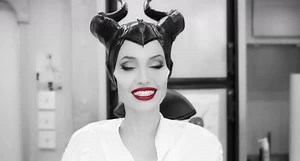 531K views · 8.6K reactions | Maleficent is terug! Angelina Jolie transformeert nogmaals in Maleficent. 16 oktober in de bioscoop. #Maleficent2 | Disney | Facebook