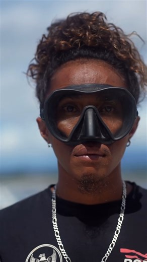 If you could pack your gear and dive anywhere in the world tomorrow, which ocean adventure would you choose—and why? 📷: @gilidivers (IG) | SSI