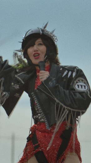 YEAH YEAH YEAHS on Instagram: "Spitting off the Edge of the World feat @perfumegenius is out NOW This video is a dream collaboration with one of our favorite artists of the 21st century Cody Critcheloe who did the artwork for our first record back in 2003, we trusted Cody implicitly, he surpassed expectations and gave us our November Rain. Perfume Genius was incredibly gracious to roll in the very cold mud as KO’s scene stealing co pilot. We love this video so much it hurts, thank you to cream o