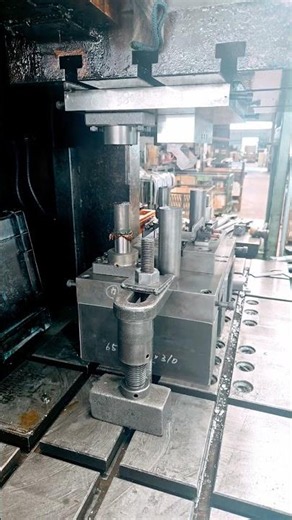 プレス紹介 金型 形状出し コノ字 ロット生産 製品保管状態 医療器具や建設機器、各種パイプ加工の石川工業 群馬県 太田市 1本から対応可能な会社です。＃ステンレス＃手摺＃パイプ曲げ＃東京都＃目黒区