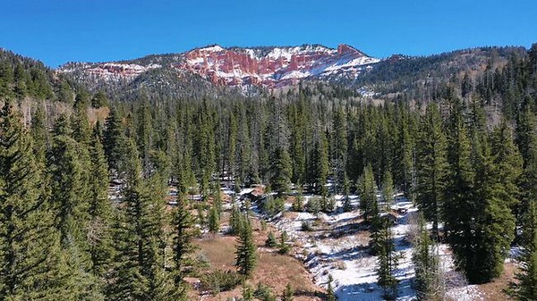 Early Snowfall Makes for Pretty Peaks in Cedar Canyon