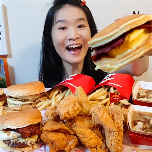 69K views · 1.4K reactions | Eating Jollibee's breakfast! There's Breakfast Yum Burger, Pancake Sandwiches, Hamburger Steak with Garlic Rice, and Chickenjoy! What's your favorite breakfast food? 丹肋 #mukbang #fastfood #asmr #eatingshow #eatingasmr #asmreating #jollibee #breakfast #foodie #filipinofood #pinoyfood #cheeseburger #cheesesausage | Peggie Neo | Facebook