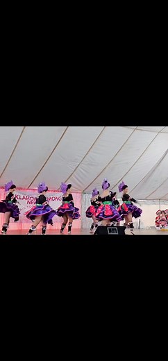 Wow lawv aws cev no ma zoo nkauj tshaj li o ua tsaug rau nej txhua tu nyiam kv li khaub ncaws nawb | NUNA Silk cloth