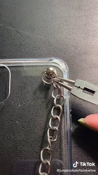 Blade/Box Cutter Sound Effects for Small Business K-Pop Phone Cases