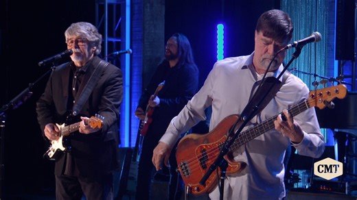 Southern born and Southern bred 🏠 Watch the encore of "#CMTGiants: Alabama" right now on CMT! | CMT