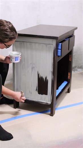 Painting An Accent Table with Milk Paint! #milkpaint #rusticfurniture #furnitureflip #makeover