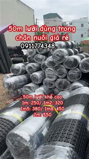 Making a fence using plastic mesh is a cost-effective solution.