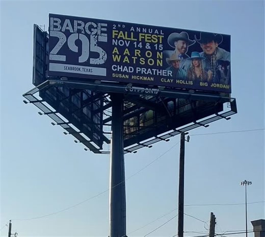 Look ma! I finally made it! 💙😎 C'mon Fall Fest! Barge 295 🍂🍁🎶 🎸 . #fallfest #barge295 #texasmusic #countrymusic #texascountry #thisistexas #seabrooktx #happyplace #livemusic | Susan Hickman