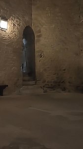 Lancement de la toute nouvelle série « 1 minute – 1 histoire » ! 📖 Partez à la découverte des anecdotes insolites de Provins, à commencer par la mythique Tour César 💛 Spoiler : Jules César n’est jamais venu ici ! Envie de visiter la Tour César ? Plus d’infos ici 👉https://bit.ly/49SZrBf Entrée à 5€ avec un tarif avantageux grâce au Pass Provins ! Abonnez-vous et restez connectés : de nouveaux épisodes arrivent très bientôt ! 😉 #provins #anecdote #histoire #monuments @77vivreengrand @visitpari