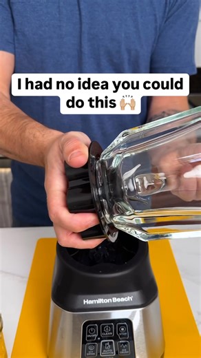 839K views · 9.1K reactions | Blender hack save you the mess!  Use a mason jar directly on your blender when making individual size smoothies! #kitchenhacks #juicing #tipsandtricks #smoothies | Randy & Mandy | Facebook