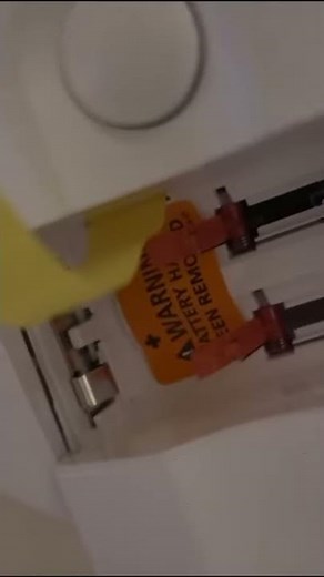 How To Replace A Battery On A Smoke Detector (beeping) #shorts