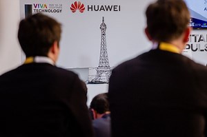 Huawei Bolsters Public-Relations Blitz With Legal Action