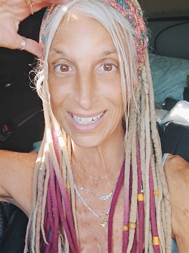 distraction...remember Bruce Jenner aka catilyn and a fatal car accident 😐