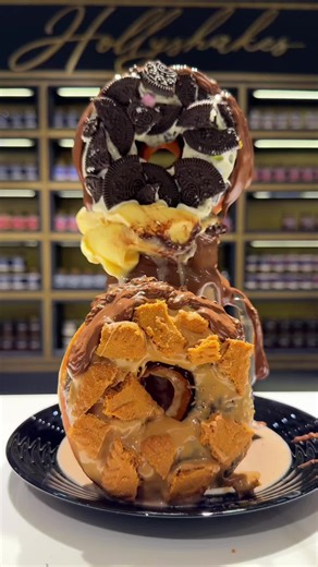 Hollyshakes على TikTok