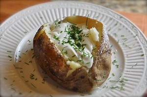 6.2K views · 100 reactions | Learn how to make a baked potato just like the Outback Steakhouse | CopyKat Recipes | Facebook