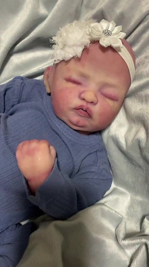 Elsie beans nighttime feeding! ❤️✨-@reborn_mama15 #reborn #siliconebaby #siliconebabydoll #reborndoll #fyp