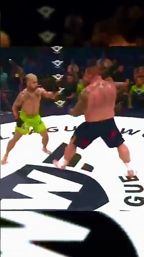 Eddie Hall Fights 2 guys at once