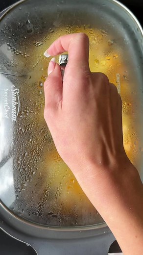 Slow Cooker Scalloped Potatoes - Easy Family Favorite Recipe