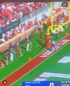 Prayers up For #Oklahoma WR Keontez Lewis. In the early 1st quarter of Oklahoma's game, Keontez Lewis collided full speed against a brick wall past the Oklahoma end zone. He was on the ground for minutes before being carted off the field. | oh__chips