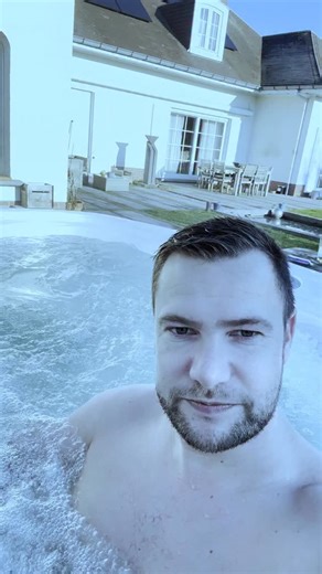 Andreas De Zutter on Instagram: "Genoten van de Kerstduik! Vibes on point 👌"