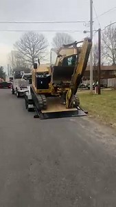 765K views · 1.9K reactions | Happy Trailer Tuesday! Thank you to Dervin Witmer and Dig-It Excavating for showing their Model HDT at work!  #TrailerTuesday #DoWork #LoveStrong #EXTRAordinary #DCtrailers #TeamDC #NewYear #TrailerNerd | Diamond C Trailers | Facebook