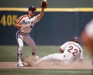 What Is A Squeeze Play In Baseball And How Does It Work?