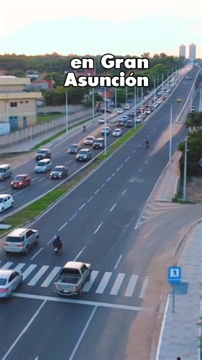 Ni viaductos, ni calles con 4 carriles, ni puentes, ni túneles. Lo único que disminuirá el pesado tránsito en gran Asunción es un buen sistema de transporte público. #obrasparaguayas🇵🇾 #infraestructura #transportepúblico | Obras Paraguayas