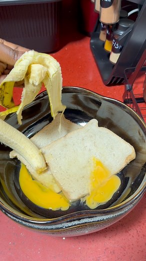 3 minutes breakfast recipe you will love. 😋 #recipe #recipeoftheday #fblifestyletyle #fblifestylechallenge #foodblogger #breadlover | The Brown Chic